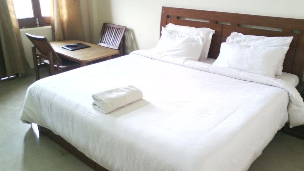 Cozy Swiss Meadows Hotel Khajjiar Phòng bức ảnh