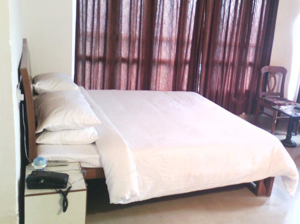 Cozy Swiss Meadows Hotel Khajjiar Ngoại thất bức ảnh