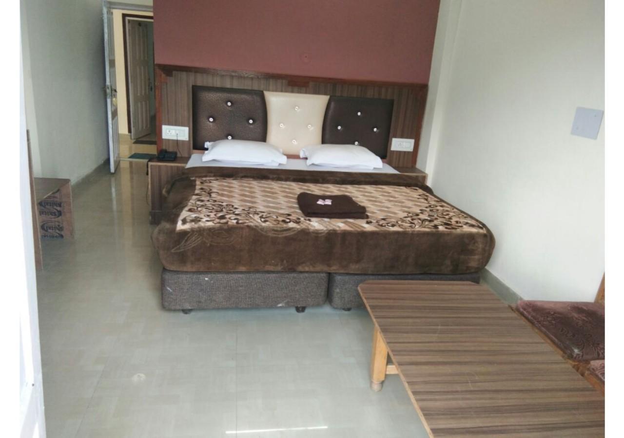 Cozy Swiss Meadows Hotel Khajjiar Ngoại thất bức ảnh